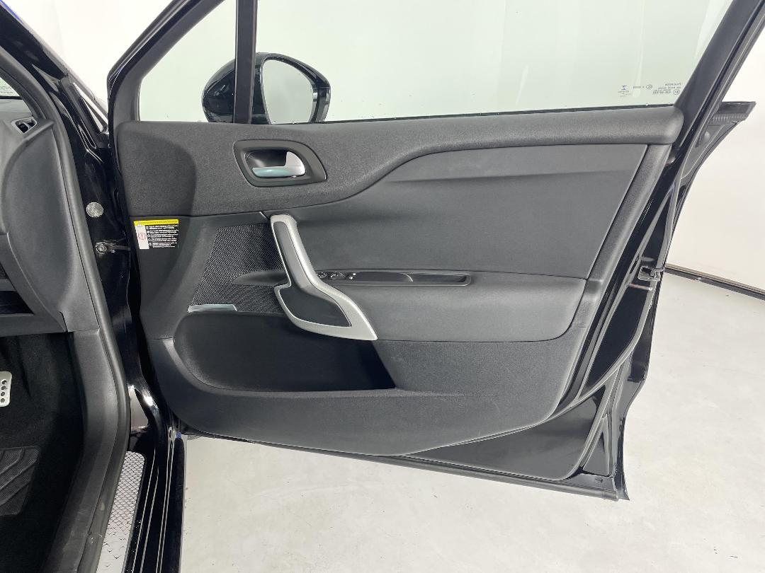 Photo '15' of Citroen DS4 Photo '15' of Citroen DS4