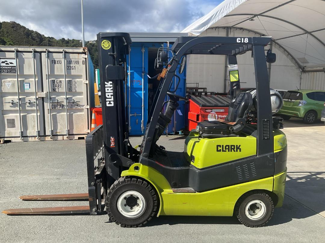 Photo '6' of Clark C18L Forklift