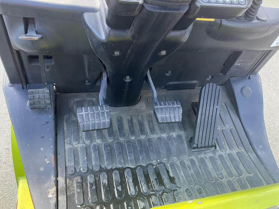 Photo '14' of Clark C18L Forklift