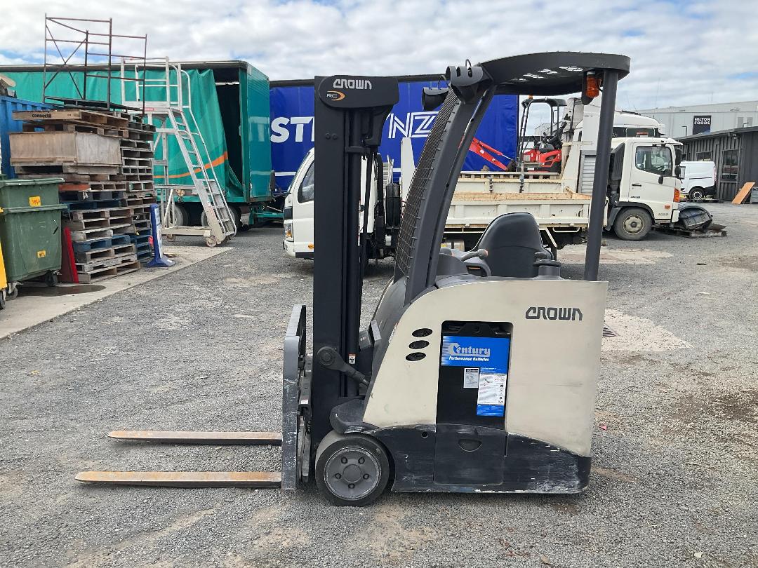 Photo '7' of Crown RC5515-30 Forklift