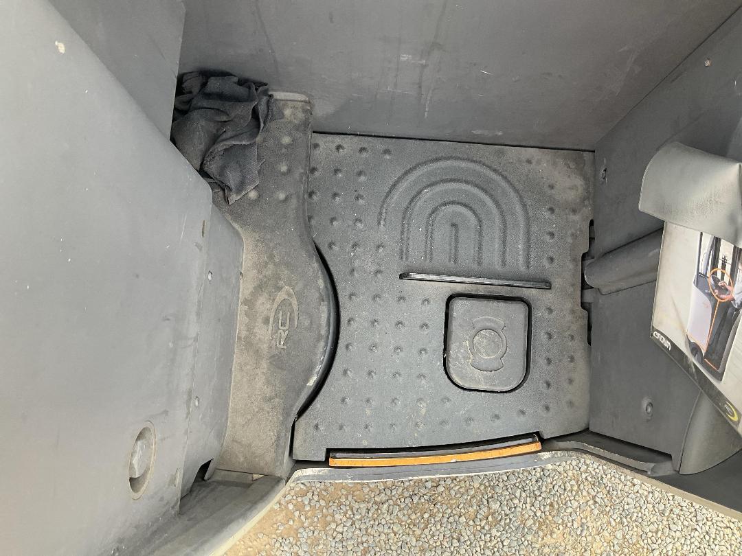 Photo '12' of Crown RC5515-30 Forklift