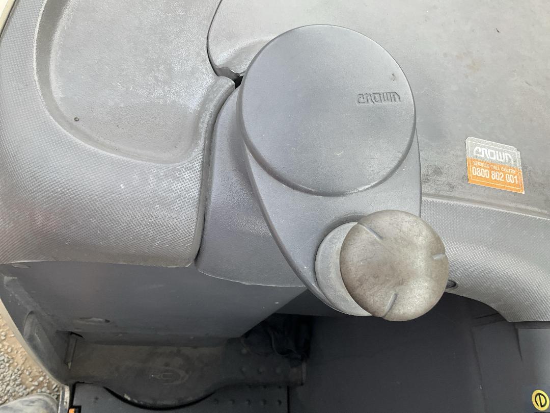 Photo '13' of Crown RC5515-30 Forklift