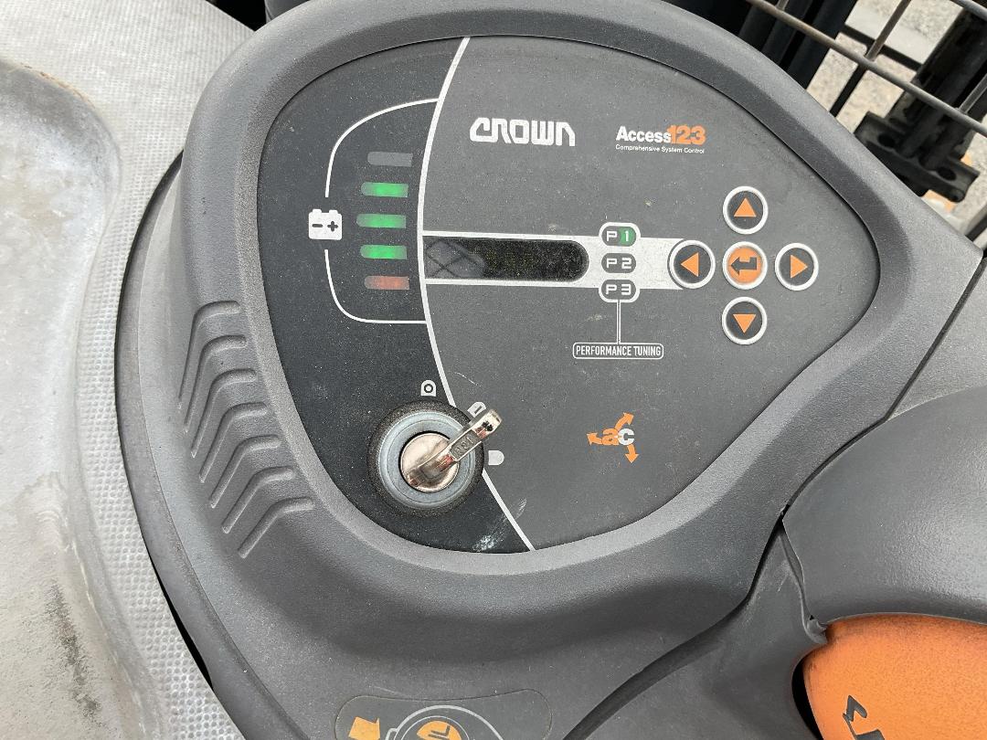 Photo '14' of Crown RC5515-30 Forklift