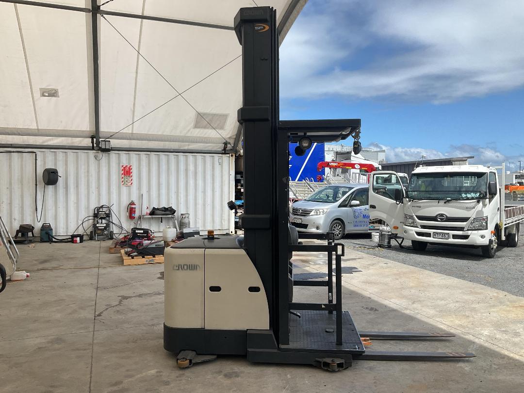 Photo '3' of Crown SP3520-30TT312 H Other Machine Photo '3' of Crown SP3520-30TT312 H Other Machine