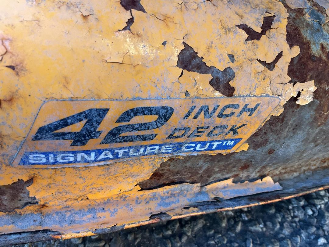 Photo '10' of Cub Cadet LTX1042 Mower