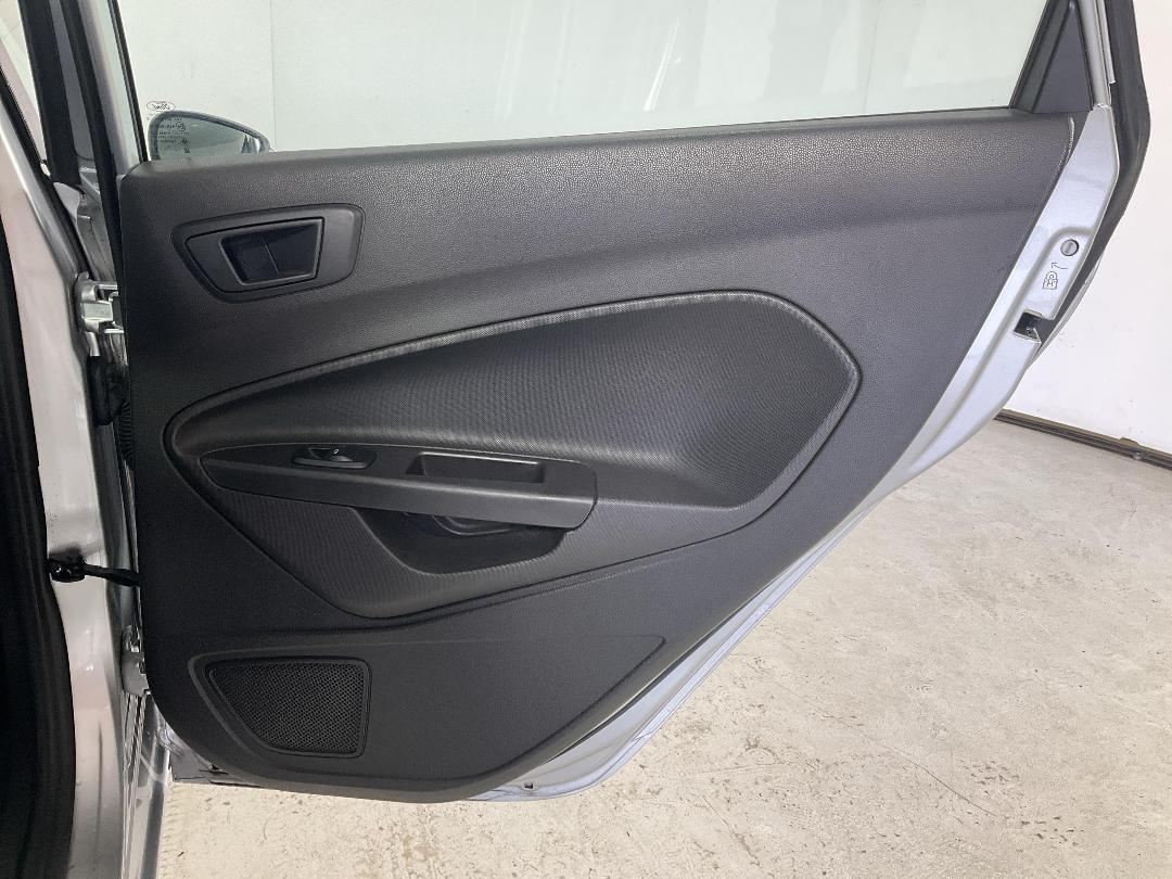 Photo '19' of Ford Fiesta Photo '19' of Ford Fiesta