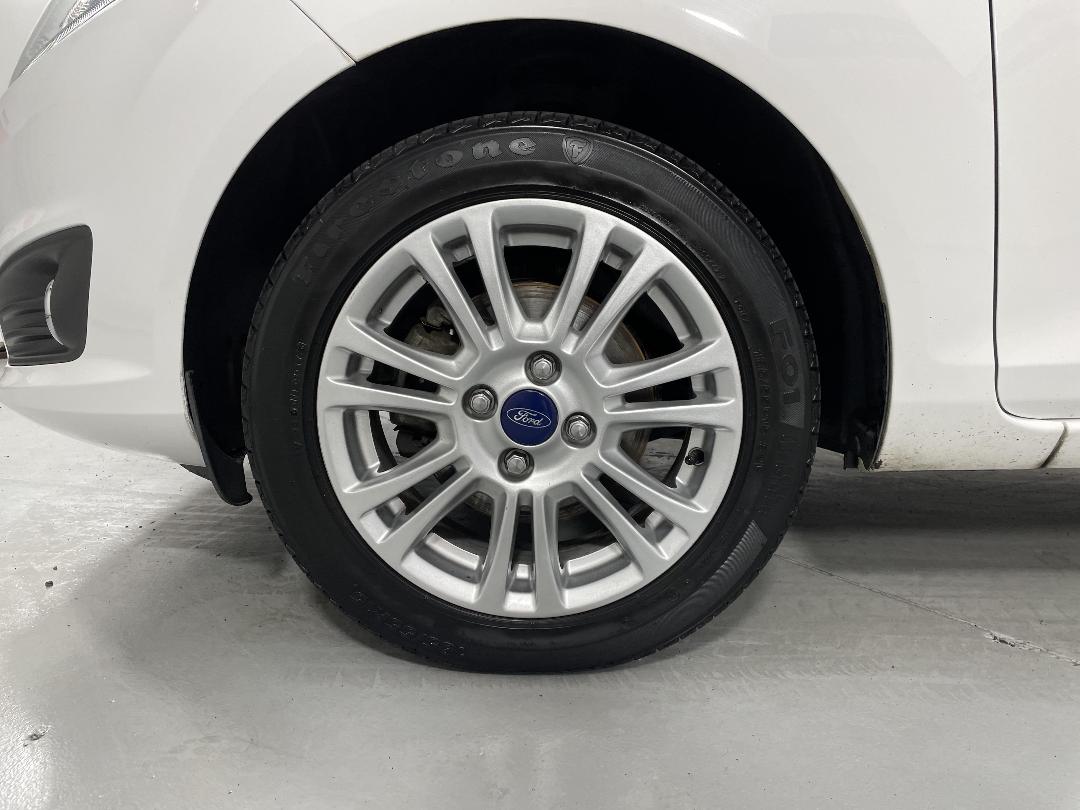 Photo '10' of Ford Fiesta Photo '10' of Ford Fiesta