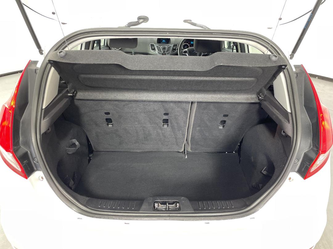 Photo '14' of Ford Fiesta Photo '14' of Ford Fiesta