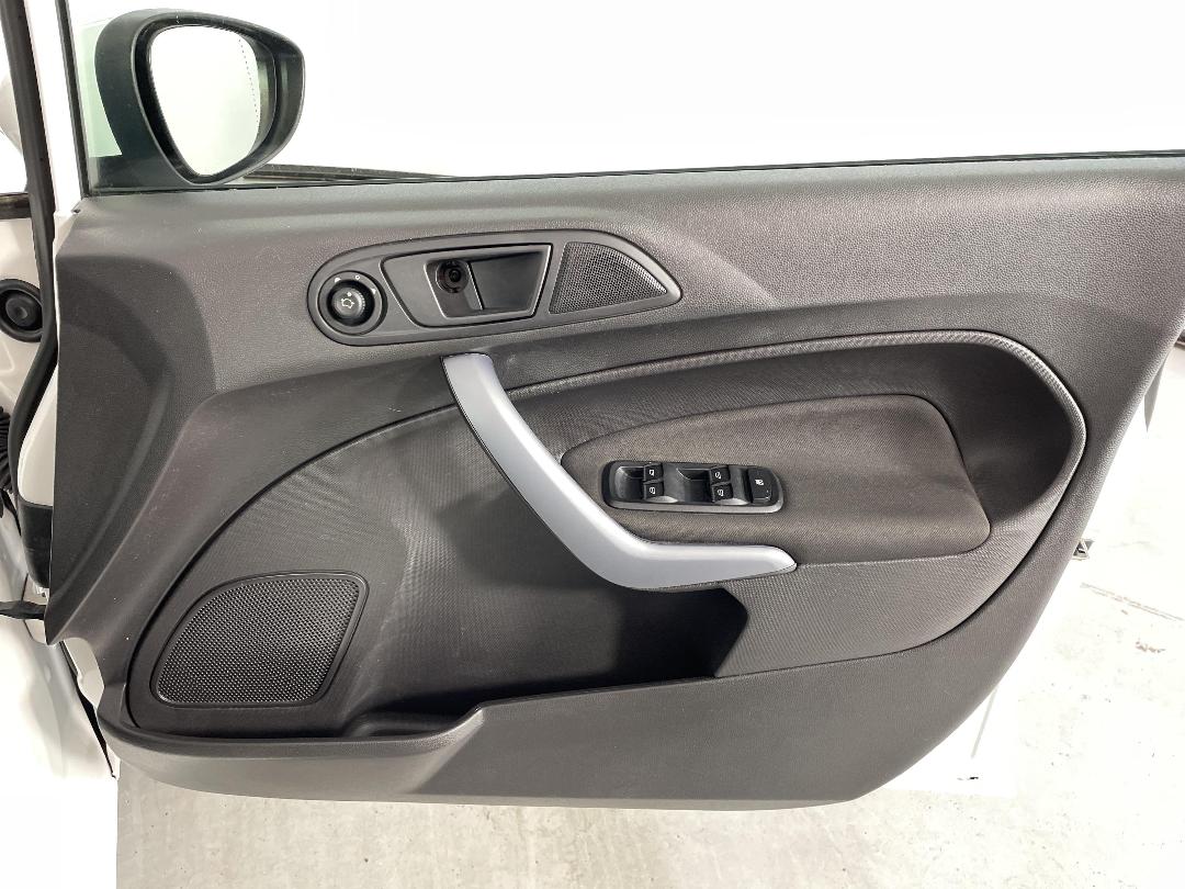 Photo '15' of Ford Fiesta Photo '15' of Ford Fiesta