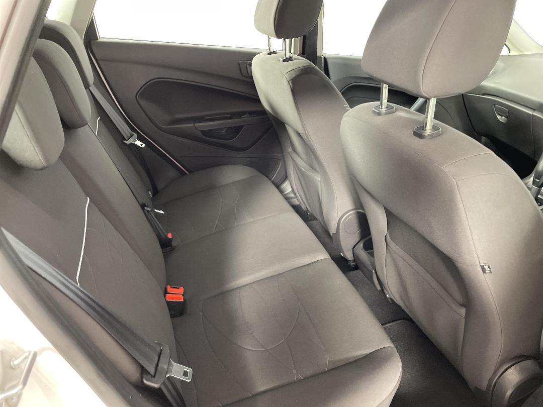 Photo '20' of Ford Fiesta Photo '20' of Ford Fiesta