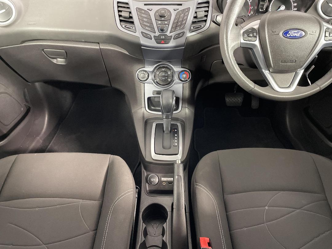 Photo '18' of Ford Fiesta Photo '18' of Ford Fiesta