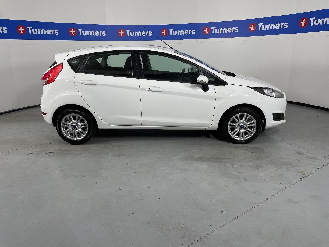 Photo '23' of Ford Fiesta Photo '23' of Ford Fiesta