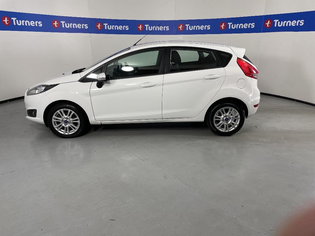 Photo '24' of Ford Fiesta Photo '24' of Ford Fiesta