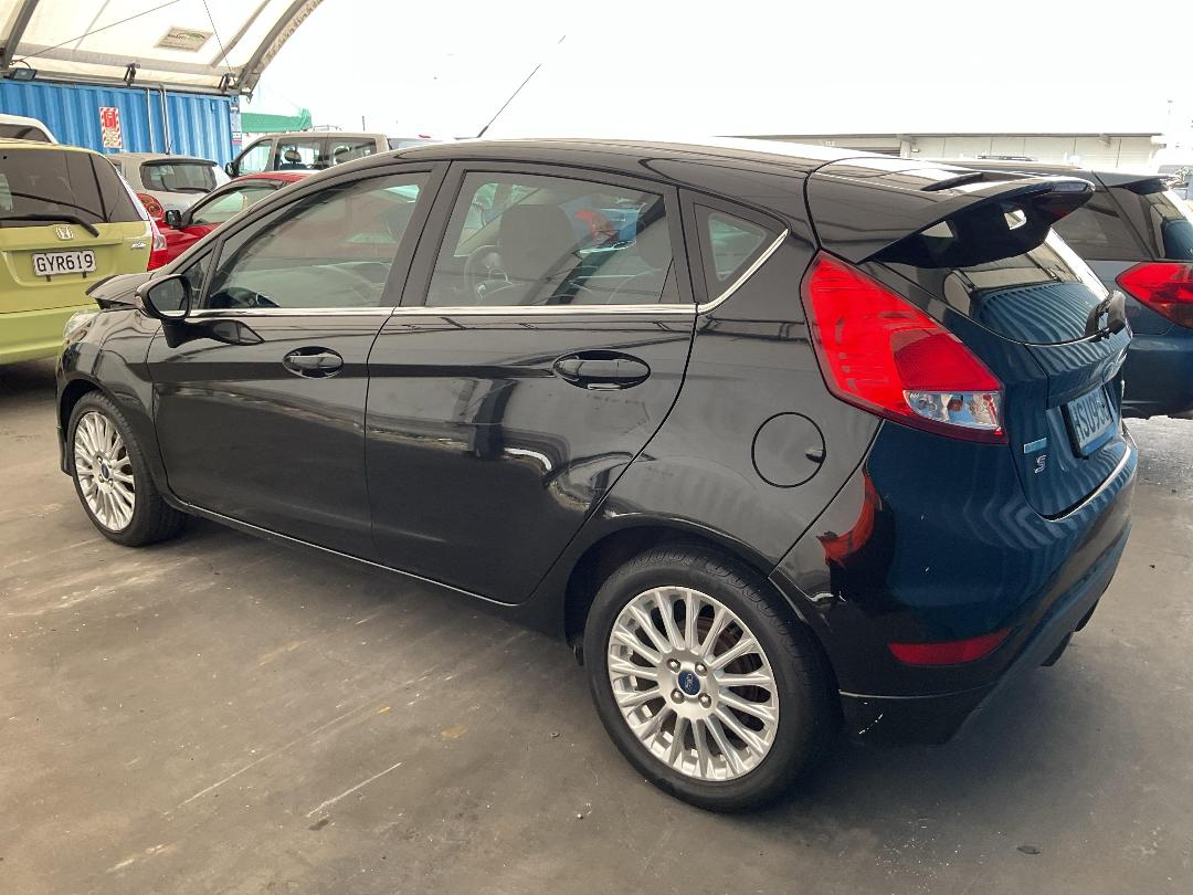 Photo '13' of Ford Fiesta Sport