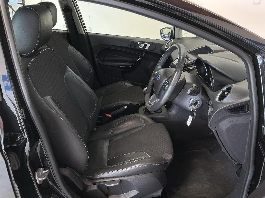 Photo '16' of Ford Fiesta