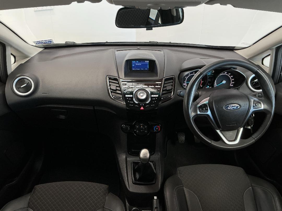 Photo '17' of Ford Fiesta