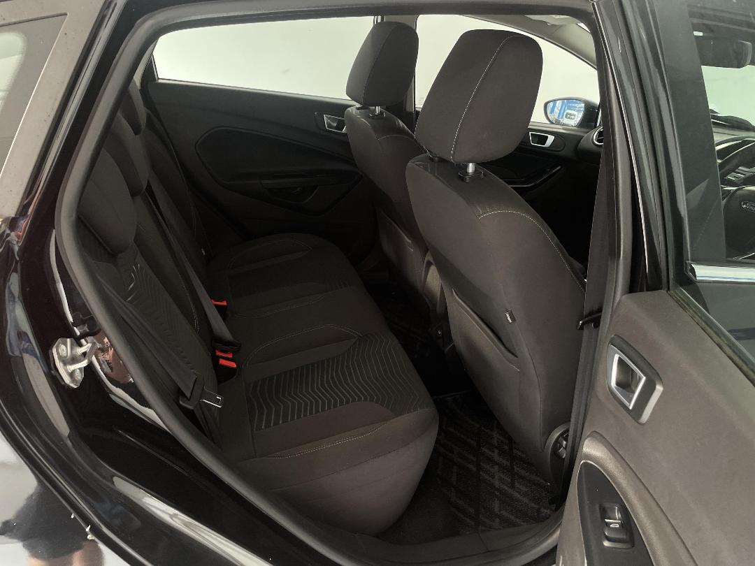 Photo '18' of Ford Fiesta