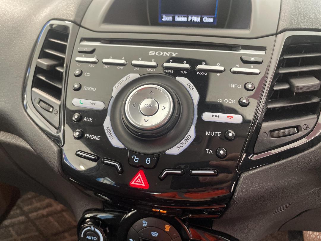 Photo '28' of Ford Fiesta