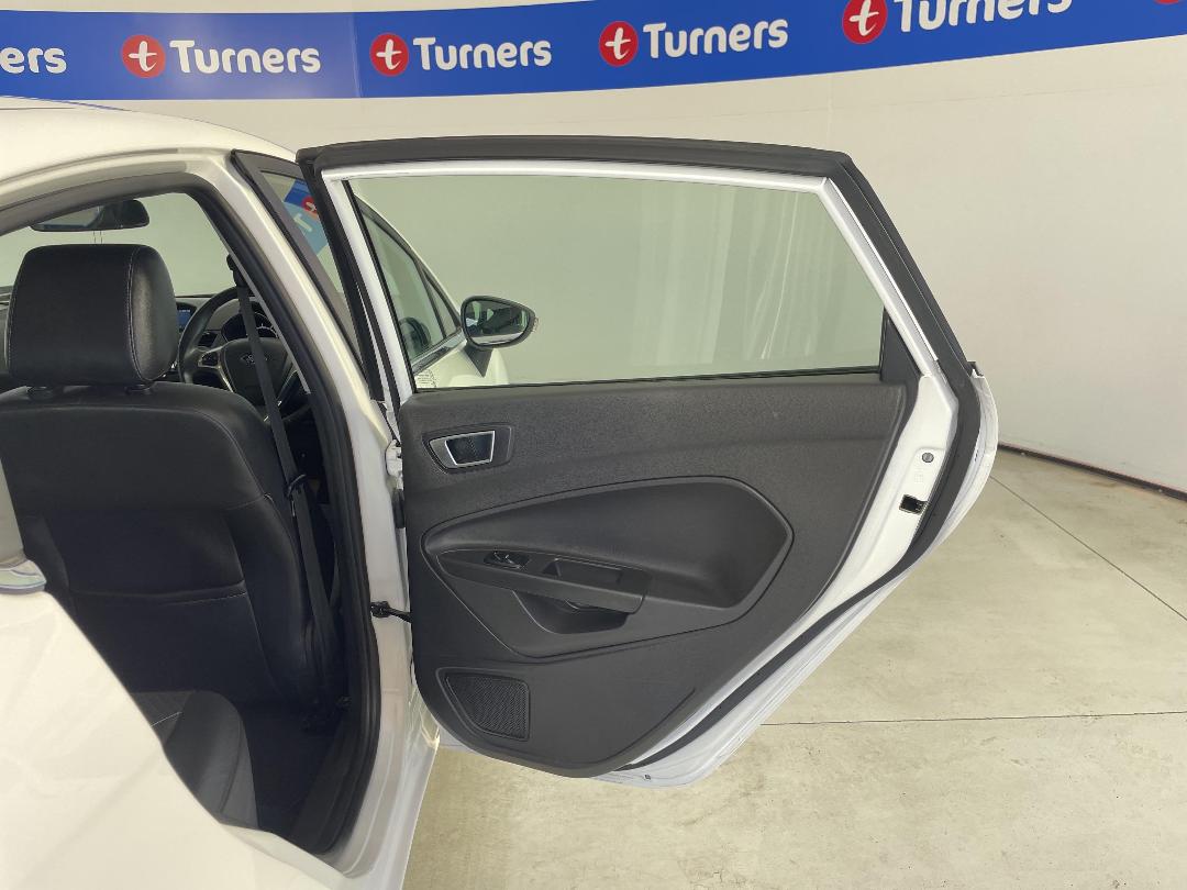 Photo '19' of Ford Fiesta