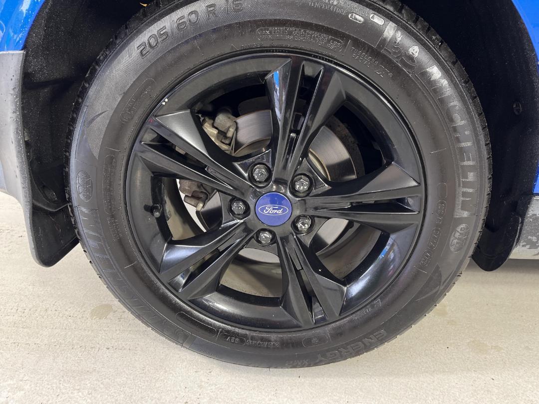 Photo '12' of Ford Focus