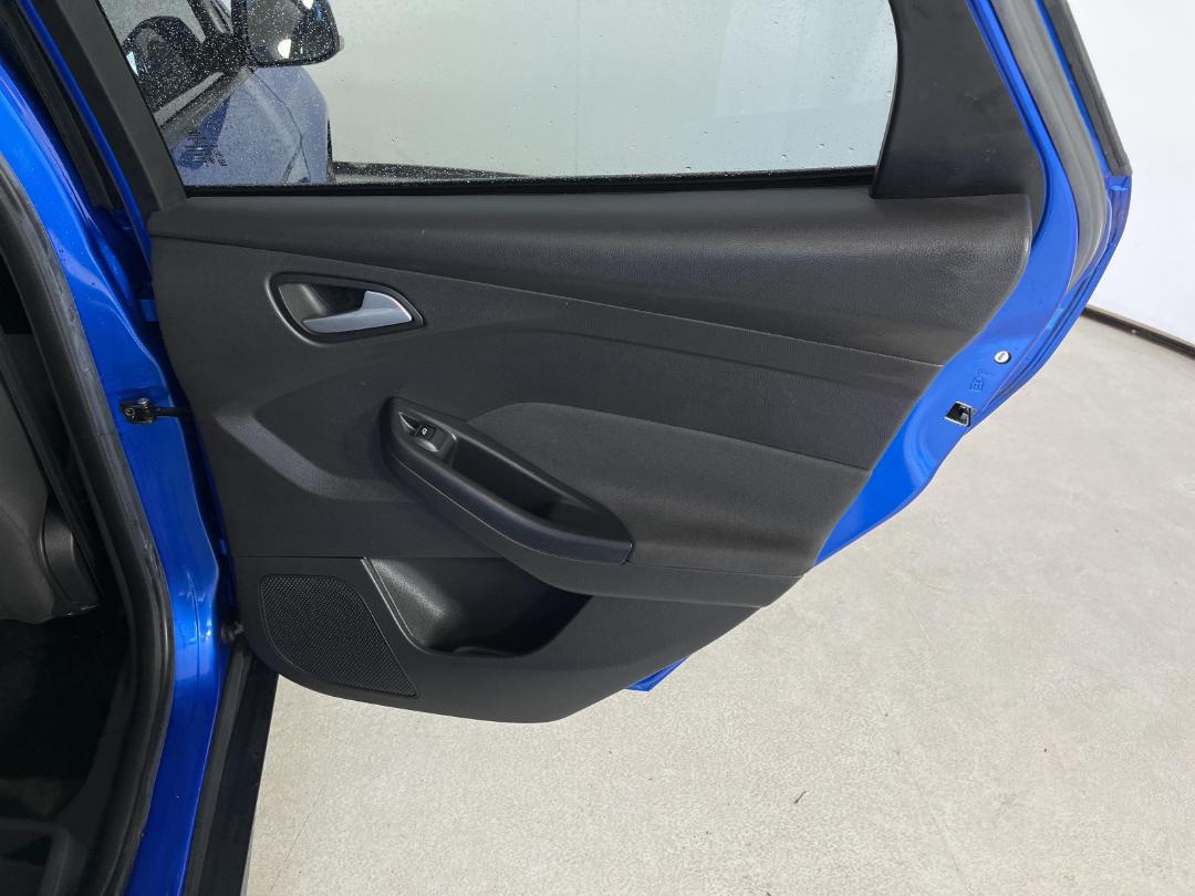 Photo '19' of Ford Focus