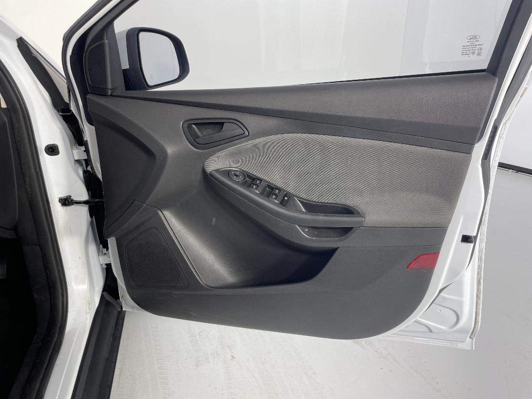 Photo '15' of Ford Focus Photo '15' of Ford Focus