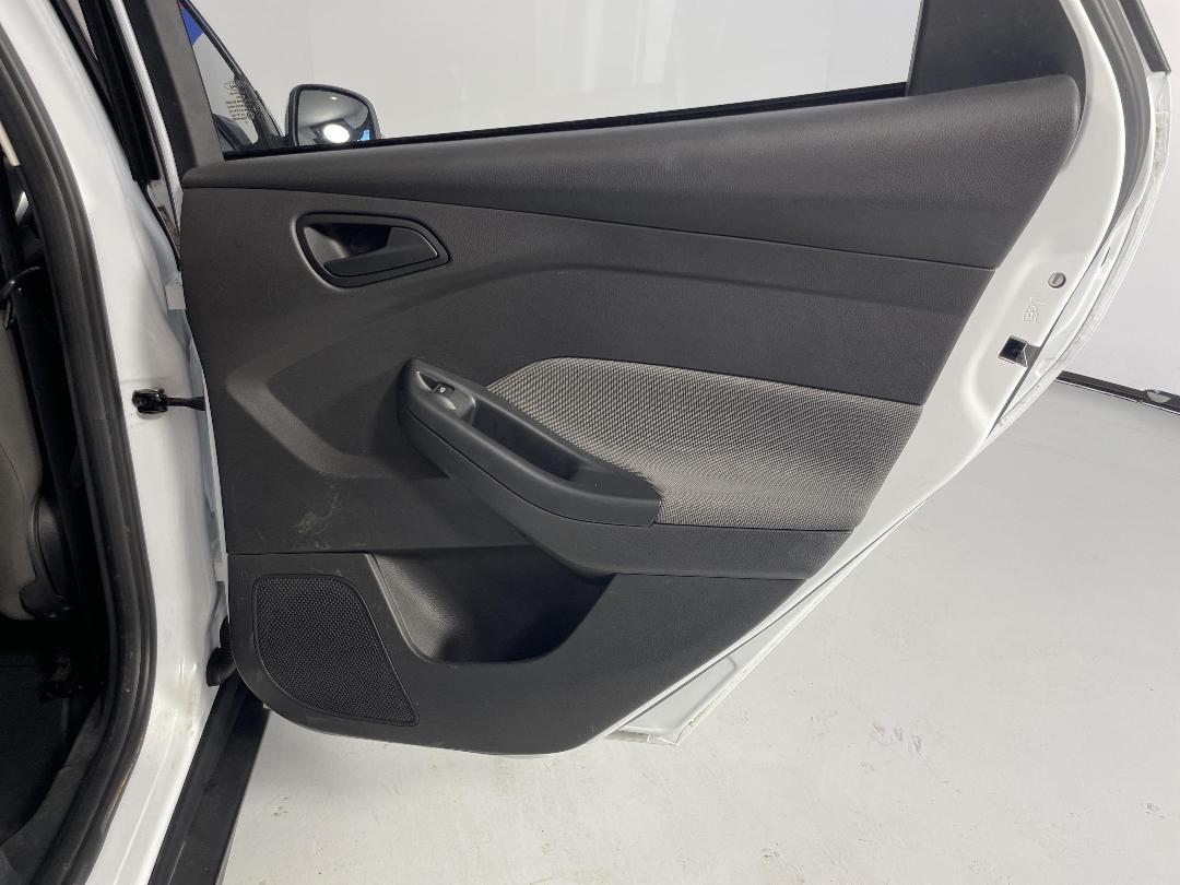 Photo '19' of Ford Focus Photo '19' of Ford Focus