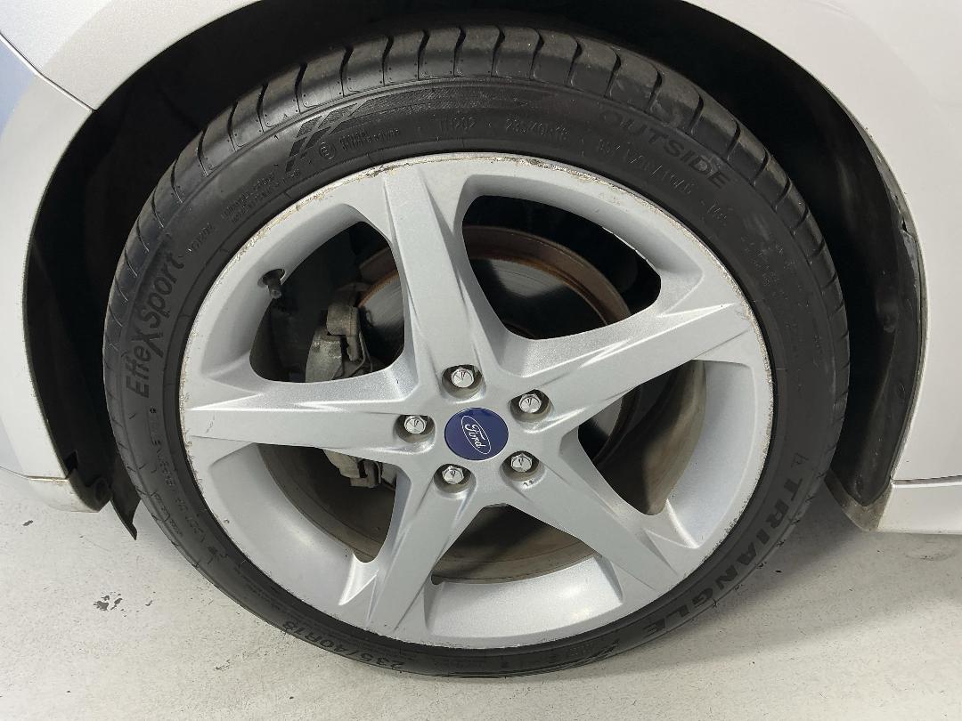 Photo '10' of Ford Focus