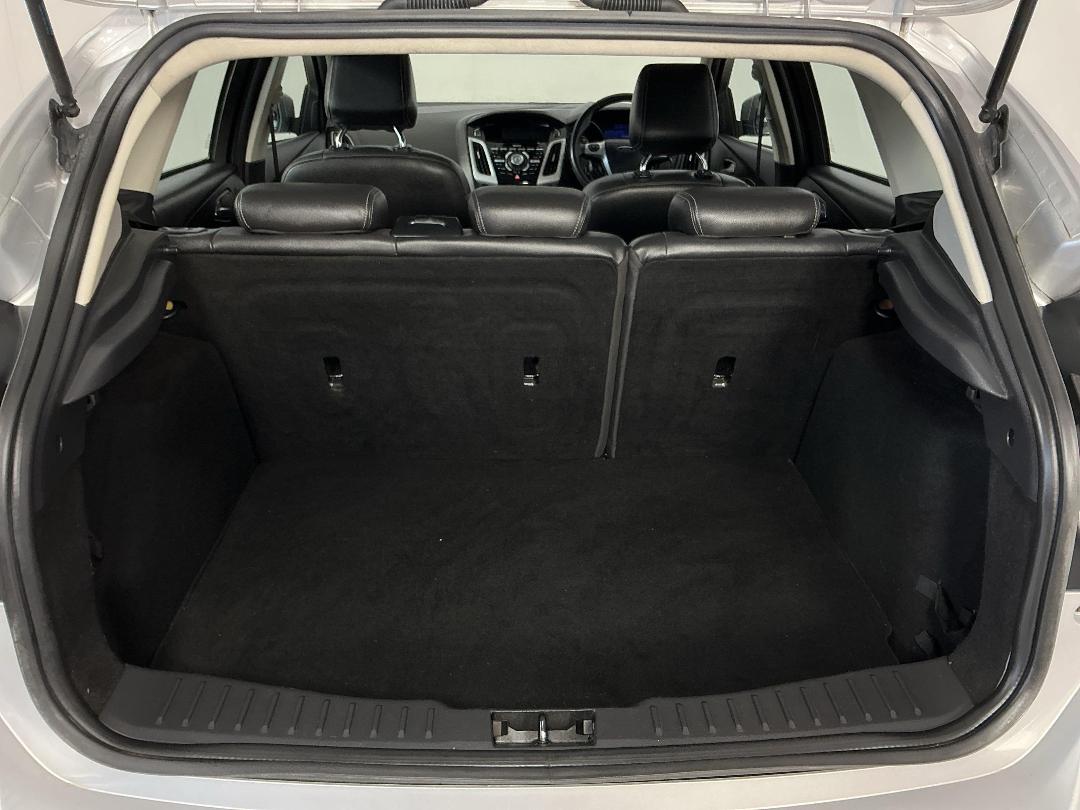 Photo '14' of Ford Focus