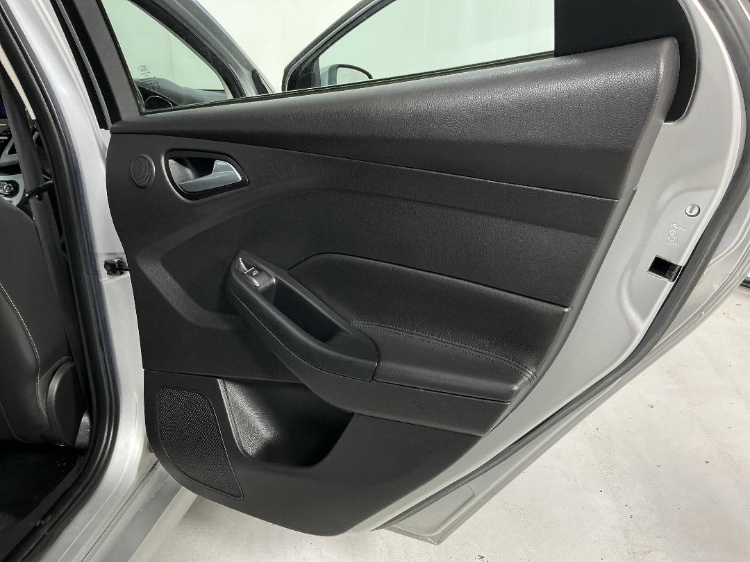 Photo '19' of Ford Focus