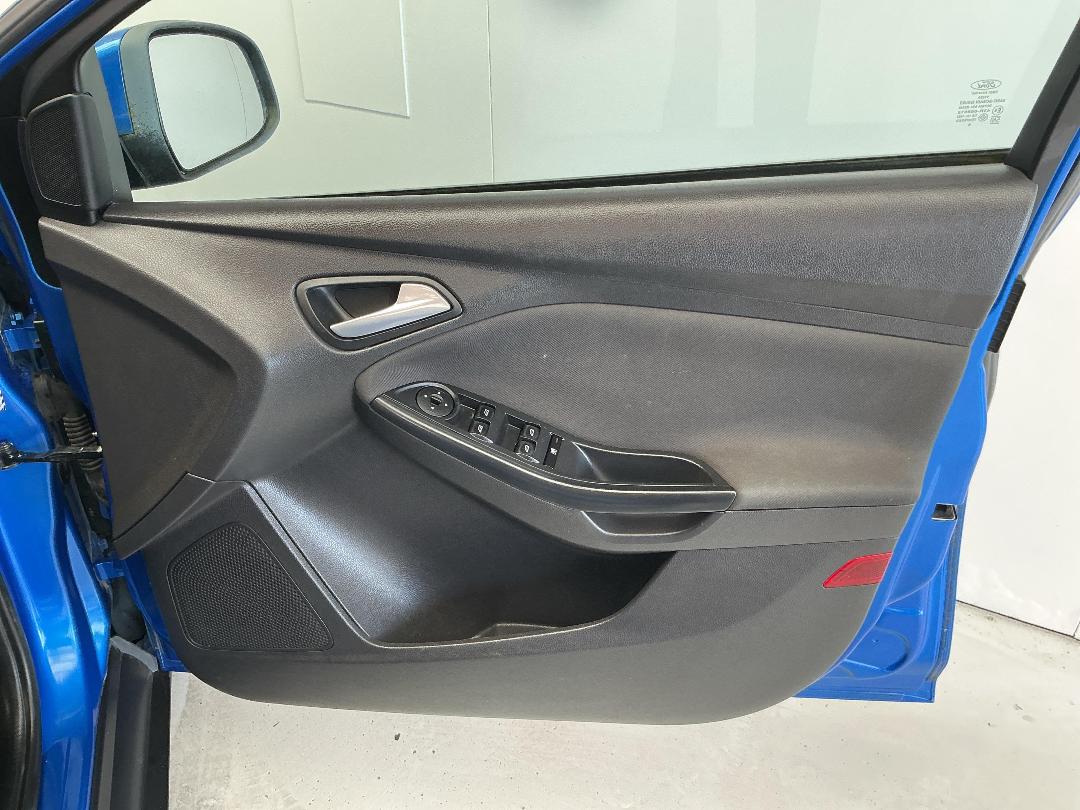 Photo '15' of Ford Focus