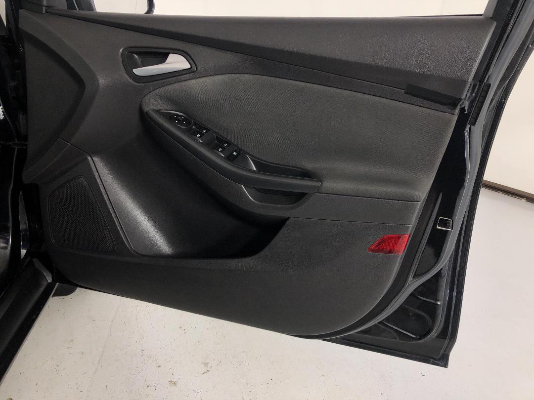 Photo '15' of Ford Focus