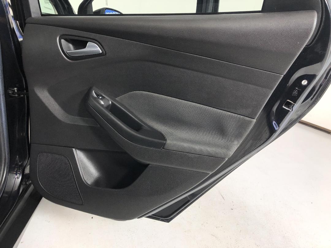 Photo '19' of Ford Focus