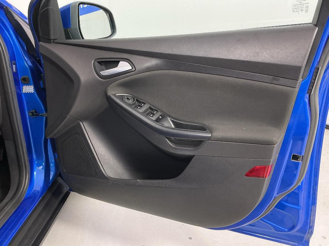 Photo '15' of Ford Focus