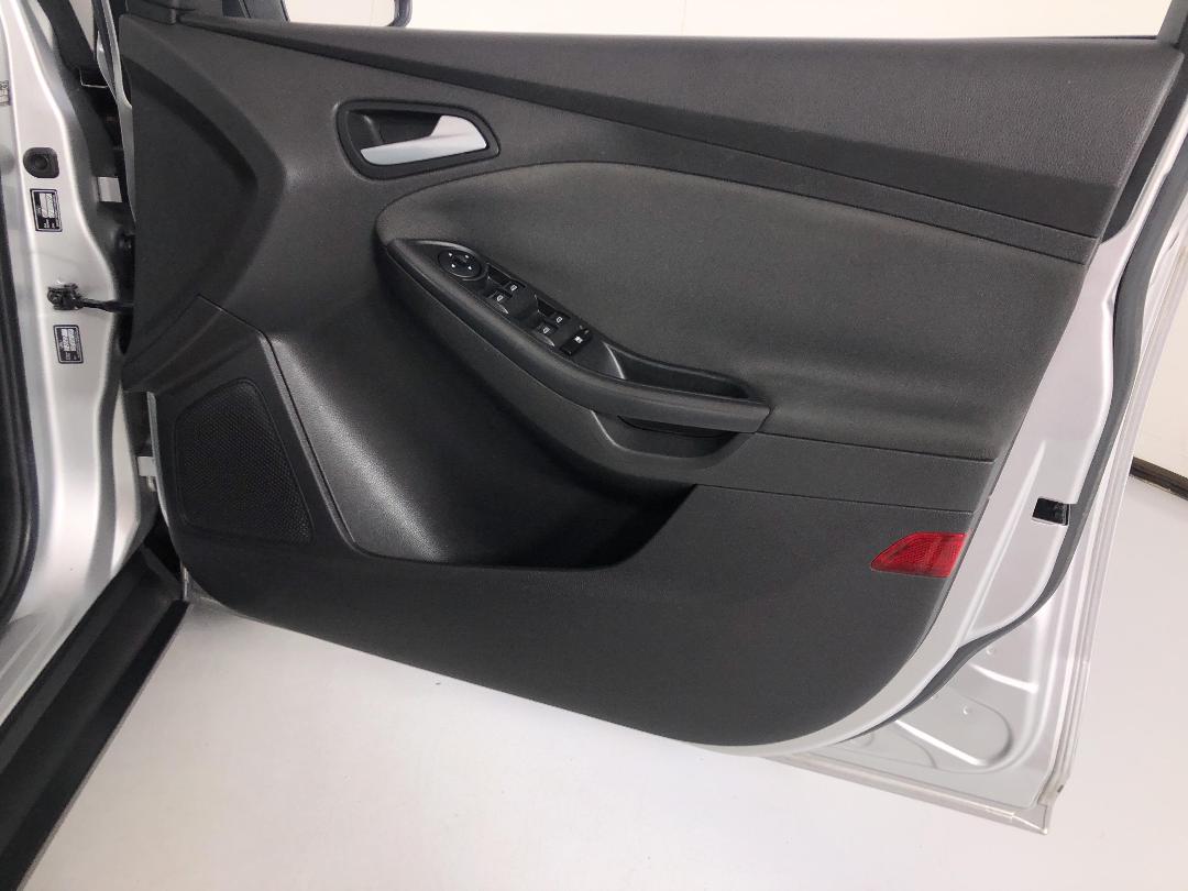 Photo '15' of Ford Focus Photo '15' of Ford Focus