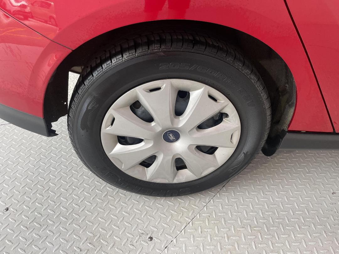 Photo '12' of Ford Focus