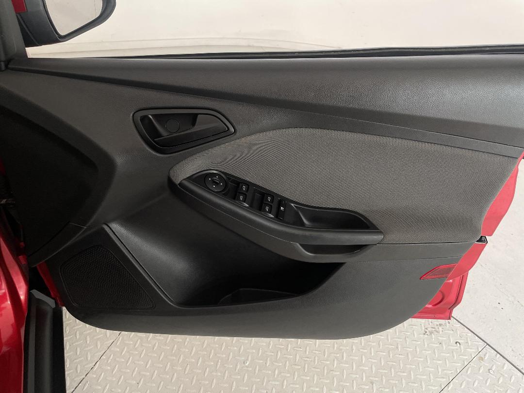 Photo '15' of Ford Focus