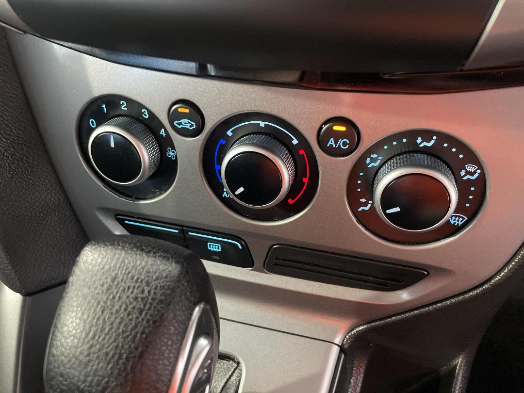 Photo '30' of Ford Focus