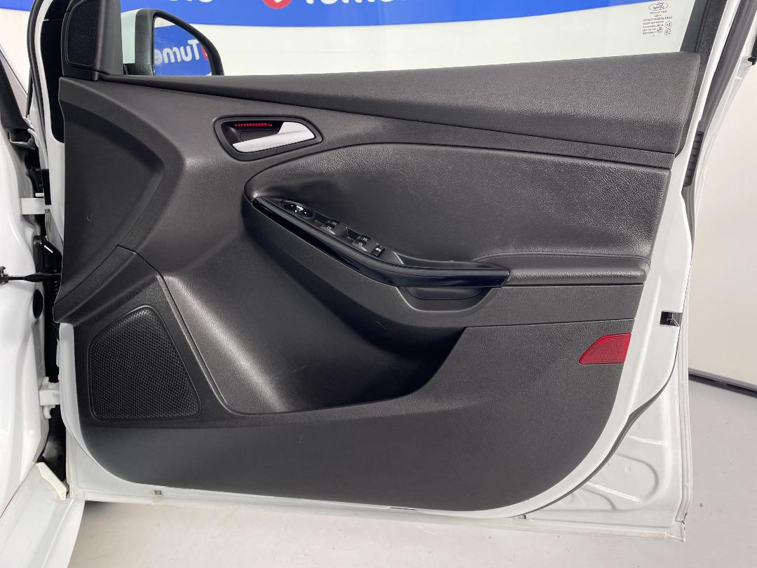 Photo '15' of Ford Focus Photo '15' of Ford Focus