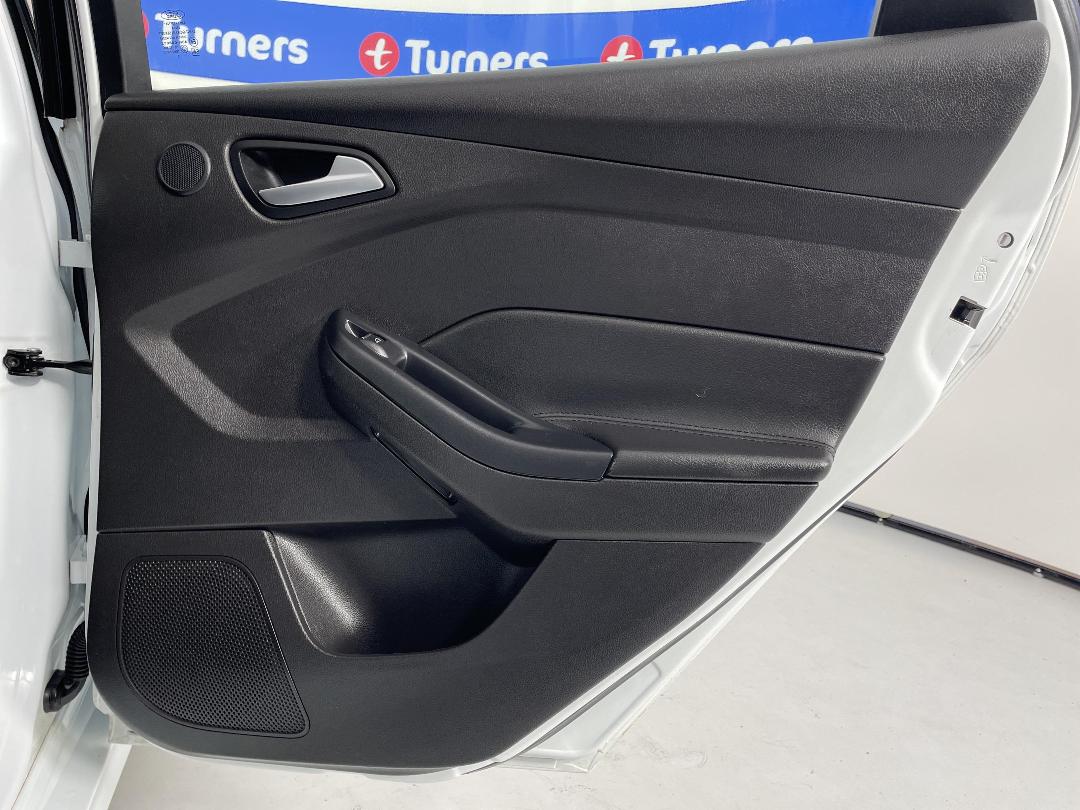 Photo '19' of Ford Focus Photo '19' of Ford Focus