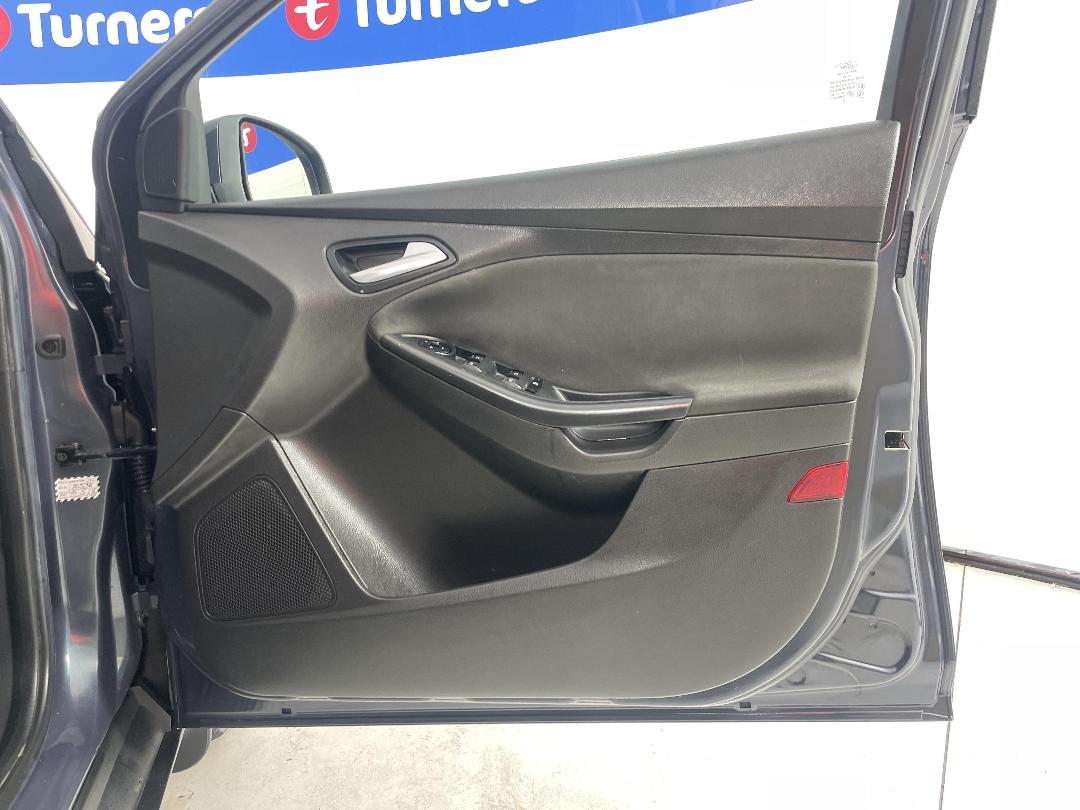 Photo '15' of Ford Focus Photo '15' of Ford Focus