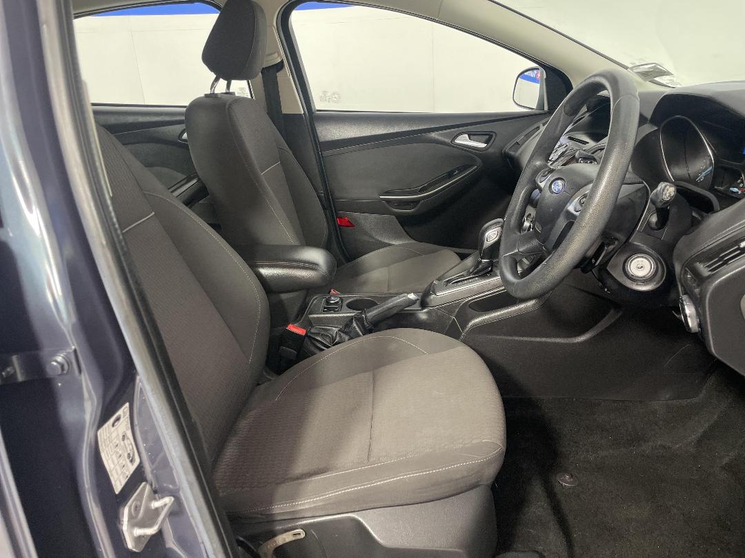 Photo '16' of Ford Focus Photo '16' of Ford Focus