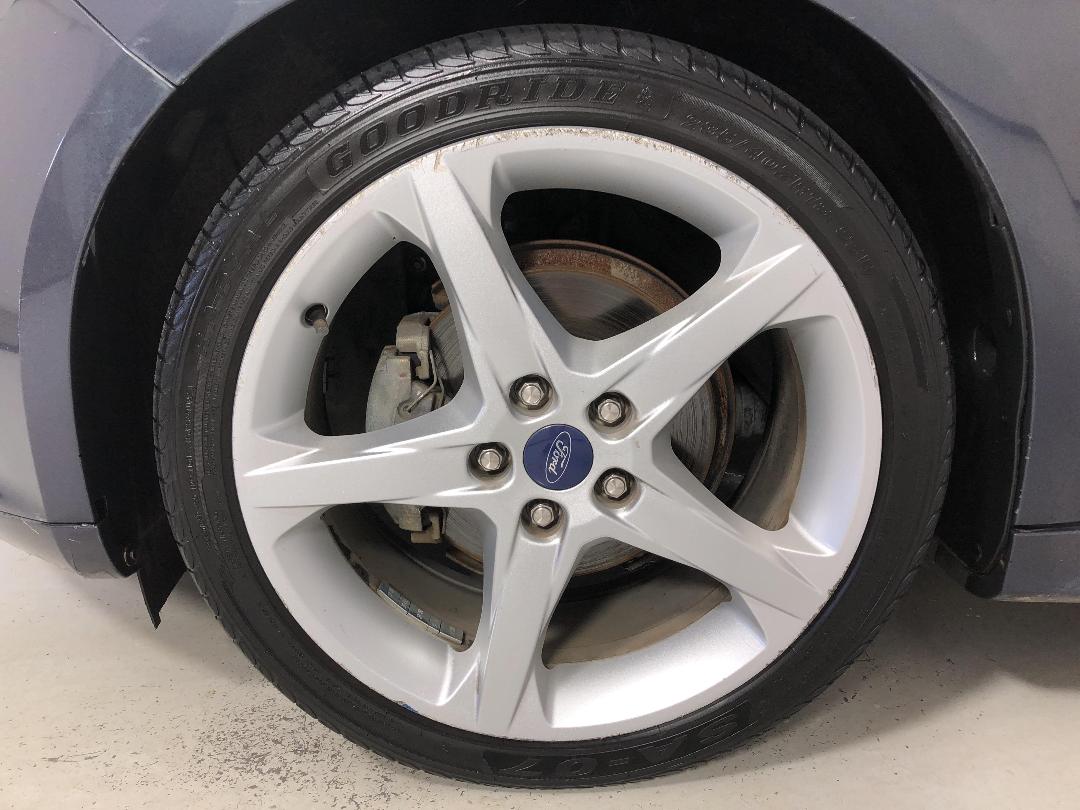 Photo '10' of Ford Focus