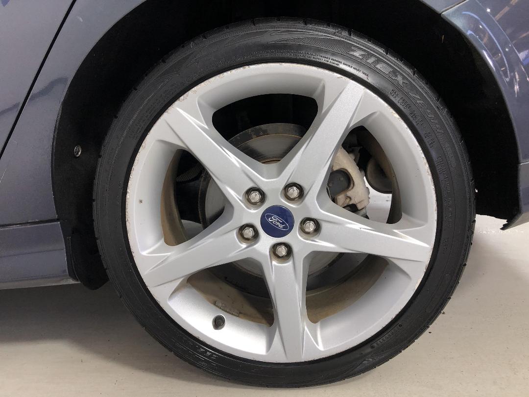 Photo '11' of Ford Focus