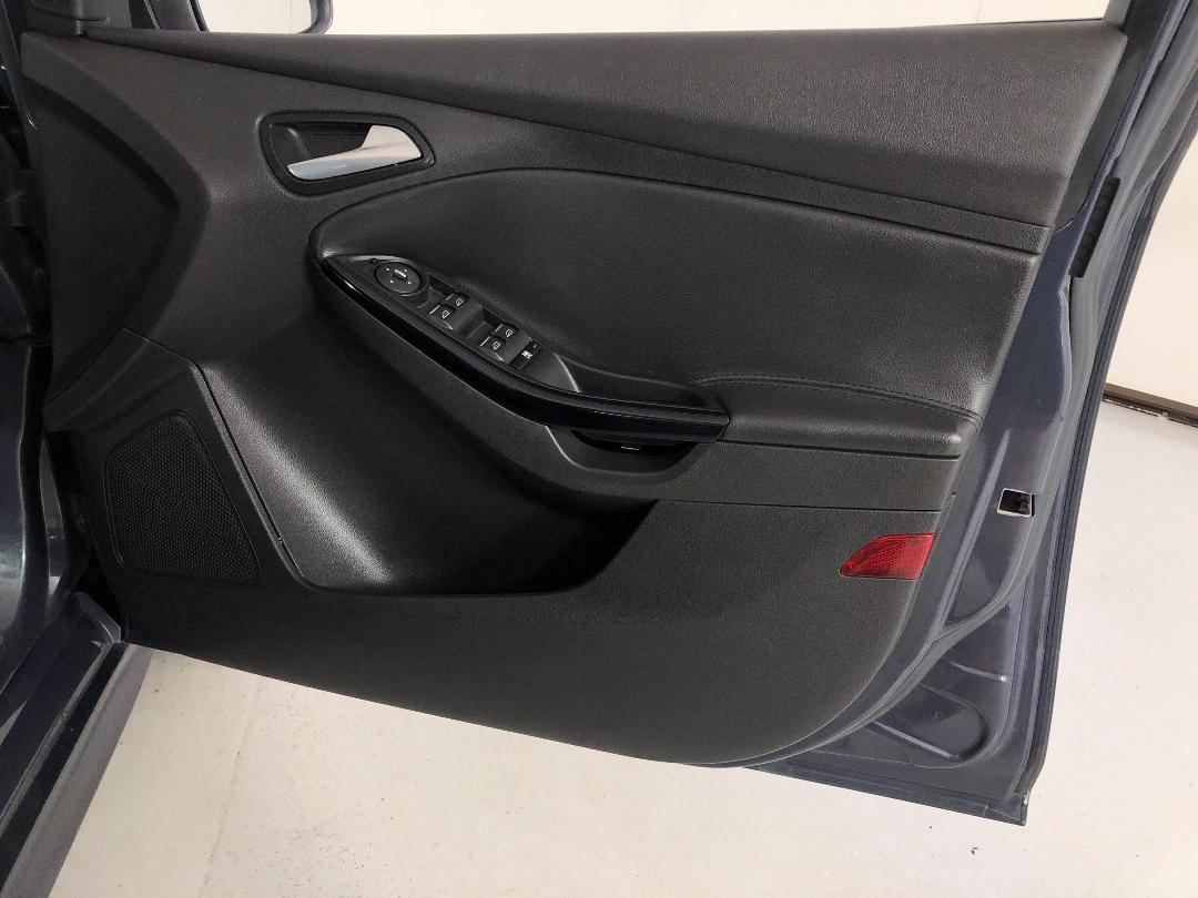 Photo '15' of Ford Focus