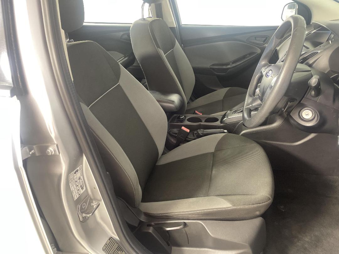 Photo '16' of Ford Focus