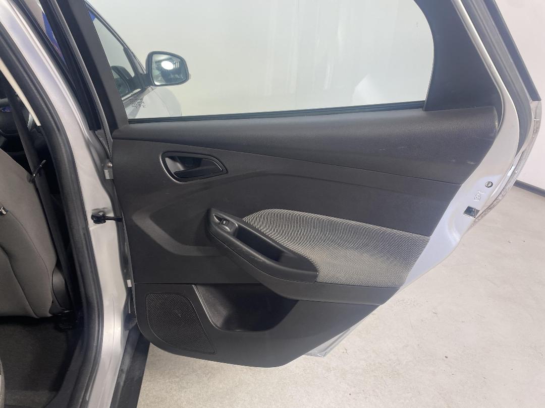 Photo '19' of Ford Focus