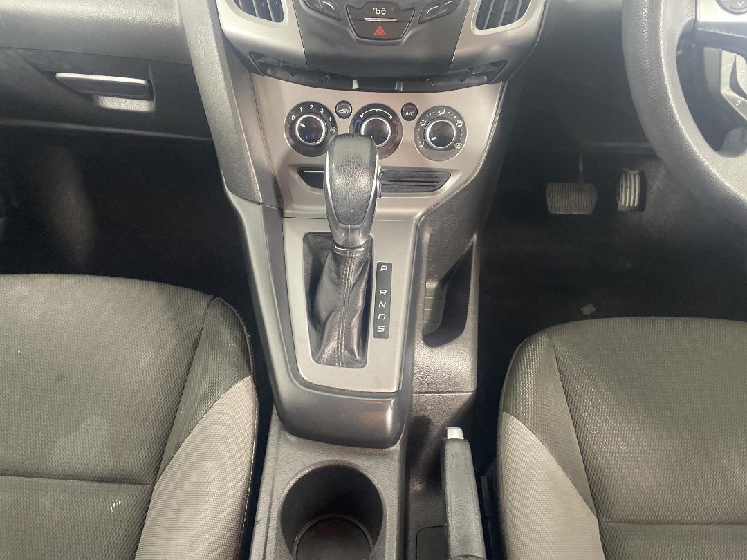 Photo '18' of Ford Focus