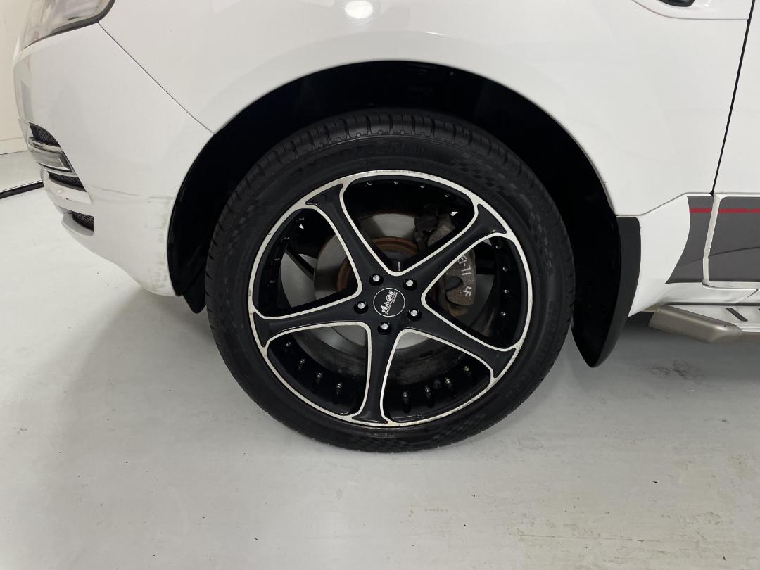 Photo '10' of Ford Territory