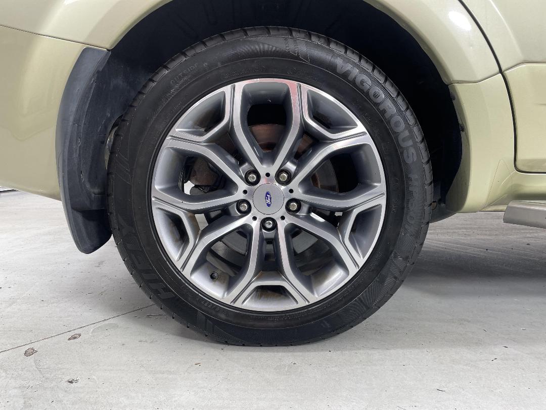 Photo '12' of Ford Territory